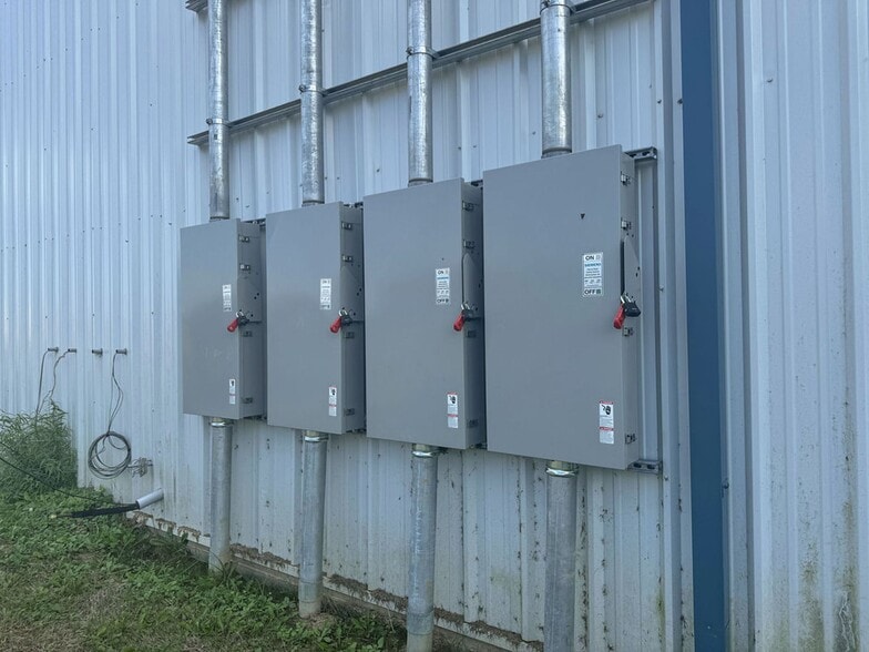 More Photos Of 369 Enterprise Dr, Batesville Industrial For Sale