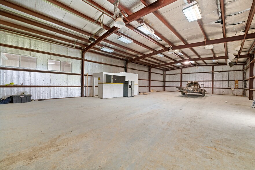 More Photos Of 7020 FM 3180 Rd, Baytown Distribution For Sale