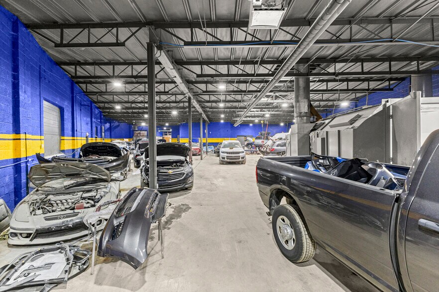 More Photos Of 12950 Lyndon Ave, Detroit Warehouse For Lease