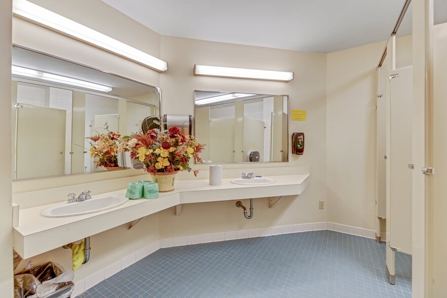 More Photos Of 762 S Court St, Montgomery Religious Facility For Sale