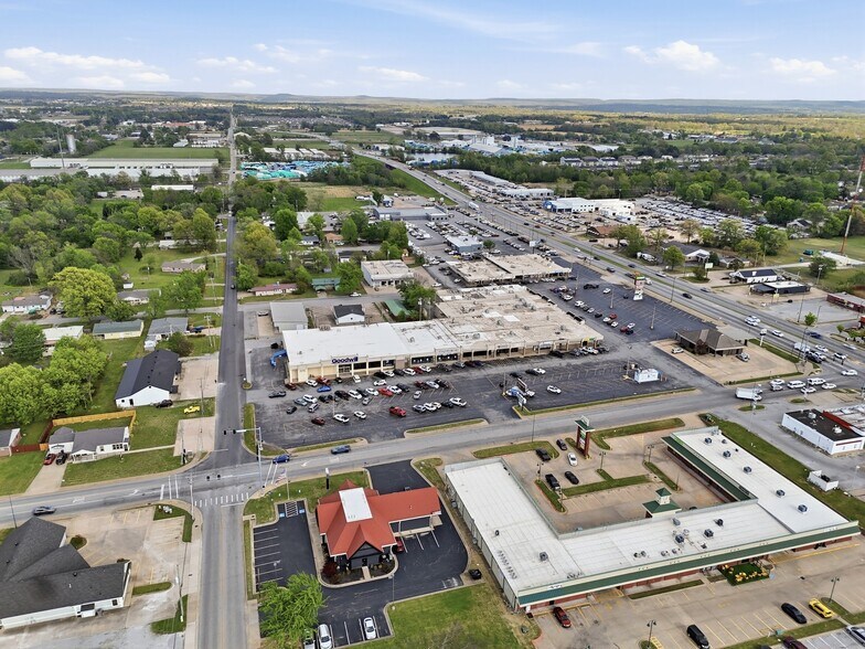More Photos Of 151 Highway 412, Siloam Springs Unknown For Lease