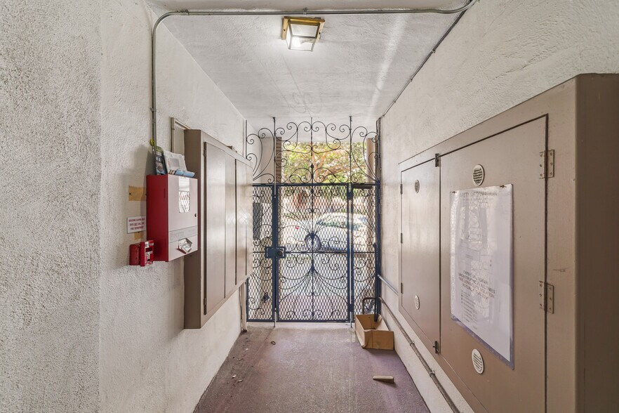 More Photos Of 5947-5949 Geary Blvd, San Francisco Apartments For Sale