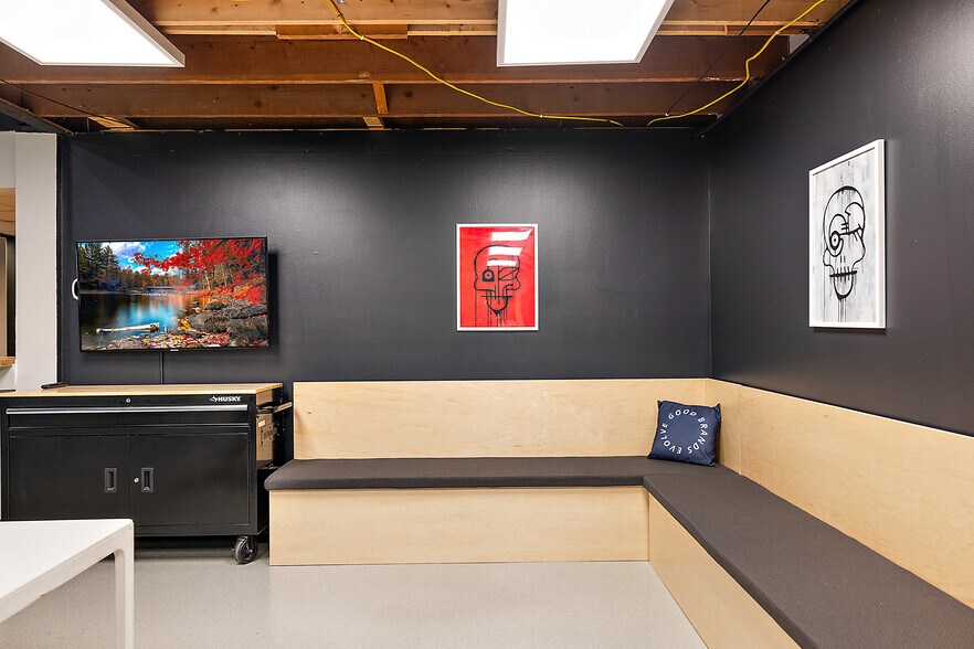 More Photos Of 22007 Woodward Ave, Ferndale Loft Creative Space For Sale