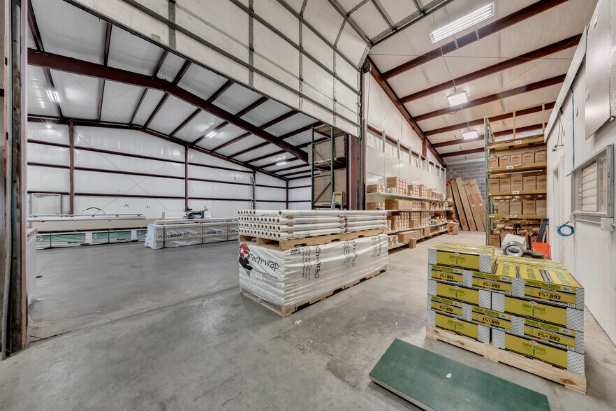 More Photos Of 25 Woodbury Hwy, Manchester Freestanding For Lease