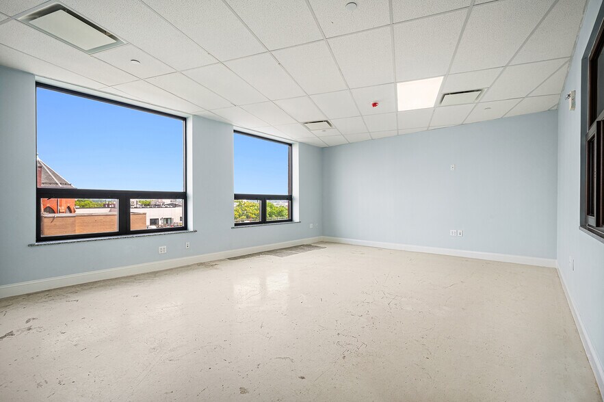 More Photos Of 14 Olive St, Brooklyn Office For Lease
