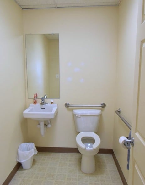 More Photos Of 601 7th St, Laurel Office For Sale