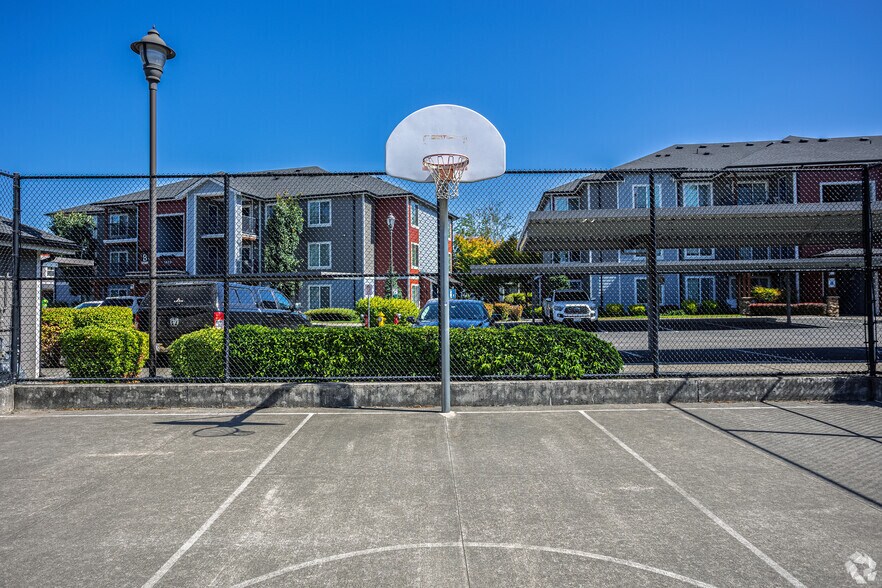 More Photos Of 1430 Wilmington Dr, Dupont Apartments For Lease