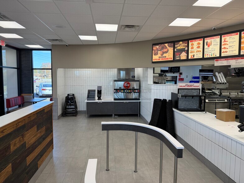 More Photos Of 720 Dinah Shore Blvd, Winchester General Retail For Sale