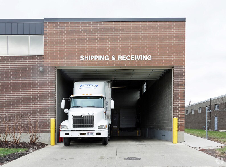 More Photos Of 545-549 W Lake St, Elmhurst Warehouse For Lease