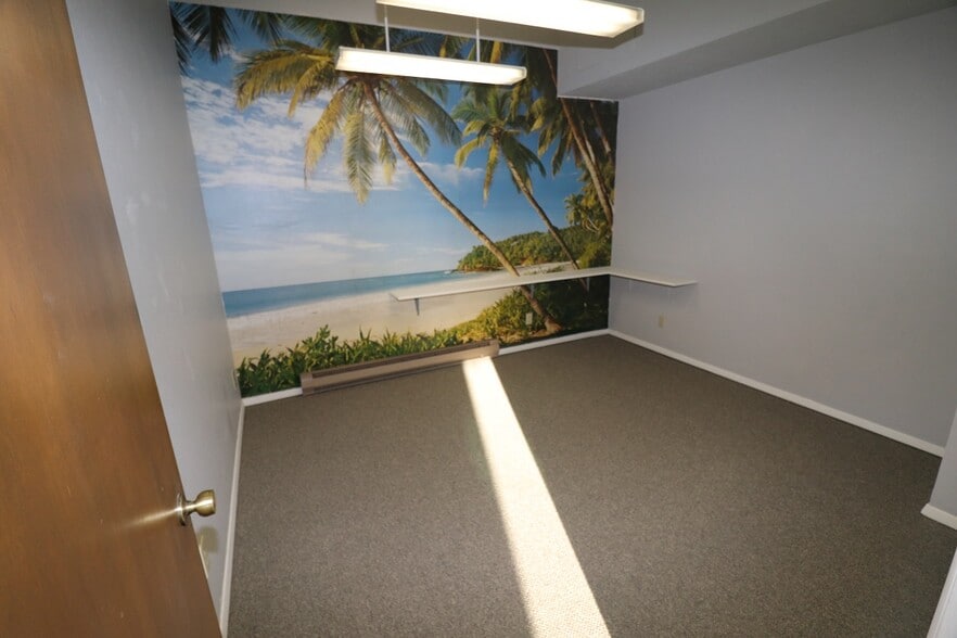 More Photos Of 2009 Industrial Road, Cortez Warehouse For Lease