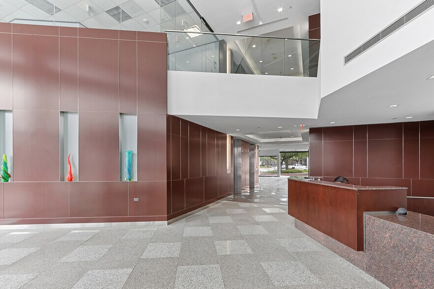 More Photos Of 11490 Westheimer Rd, Houston Office For Lease