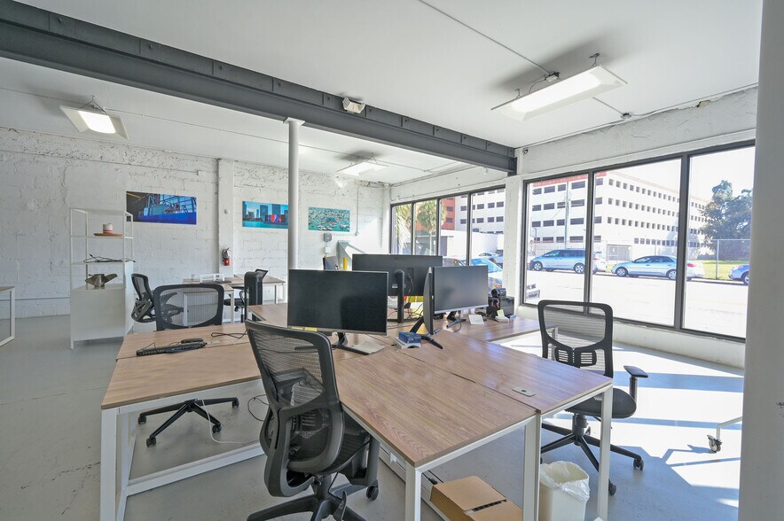 More Photos Of 101-103 NE 79th St, Miami Loft Creative Space For Sale