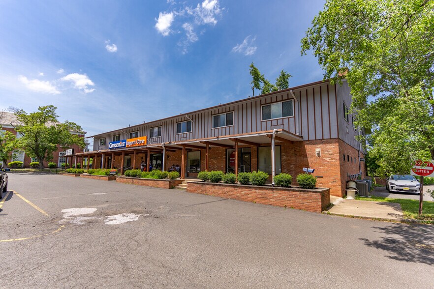 More Photos Of 350 Grove St, Bridgewater Medical For Sale