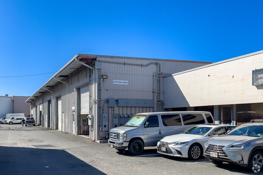 More Photos Of 565 Kokea St, Honolulu Unknown For Lease