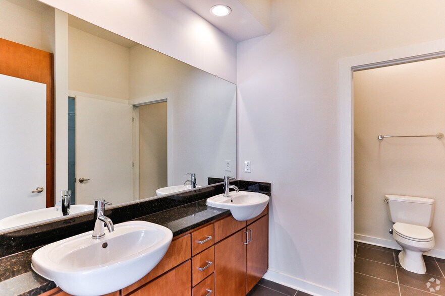 More Photos Of 810 E 7th St, Charlotte Apartments For Lease