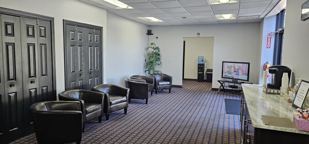 More Photos Of 5-13 Cape Rd, Milford Auto Dealership For Sale