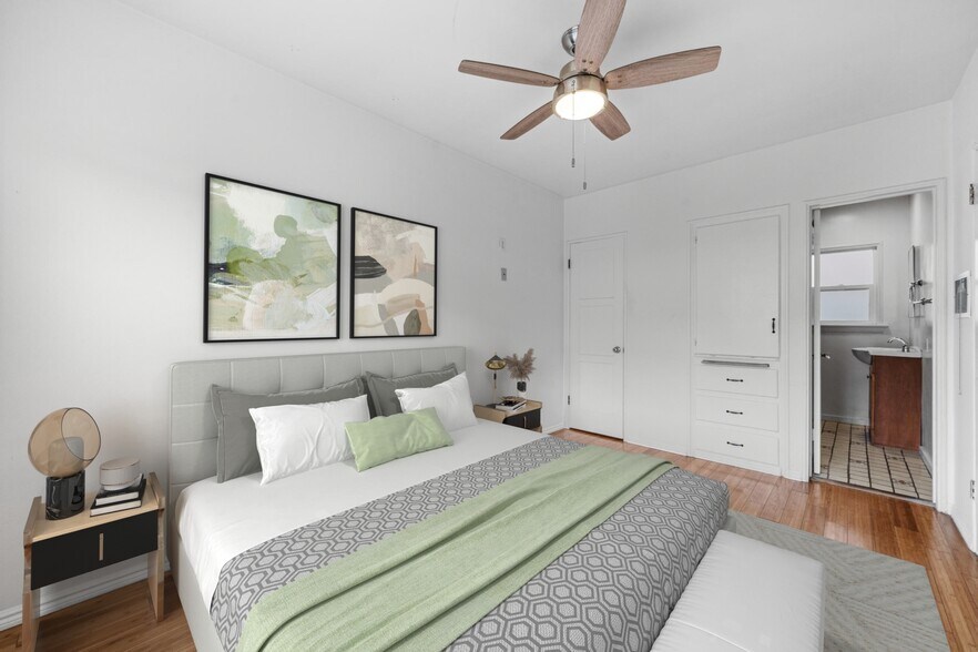 More Photos Of 1726 Abbot Kinney Blvd, Venice Apartments For Sale