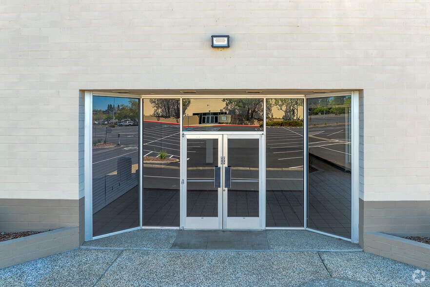 More Photos Of 5850 Sunrise Blvd, Citrus Heights Auto Repair For Sale