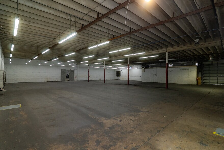 More Photos Of 3377 SW 2nd Ave, Fort Lauderdale Warehouse For Lease