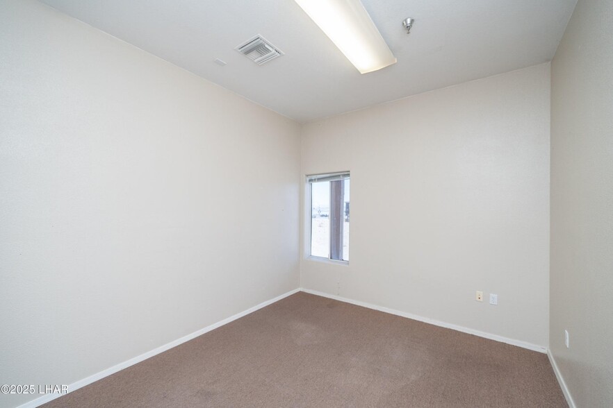 More Photos Of 1515 N Lake Havasu Ave, Lake Havasu City General Retail For Sale