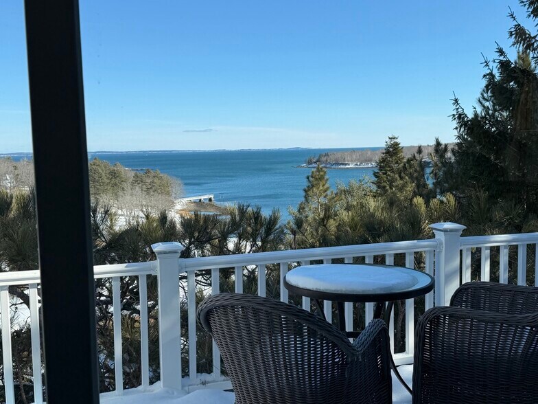 More Photos Of 886 Commercial St, Rockport Hotel For Sale