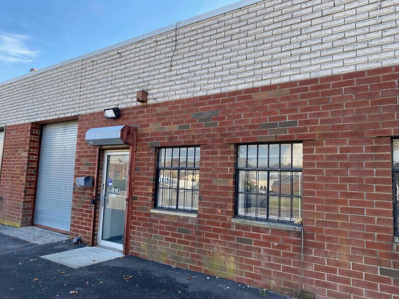 More Photos Of 181 E Industry Ct, Deer Park Warehouse For Lease