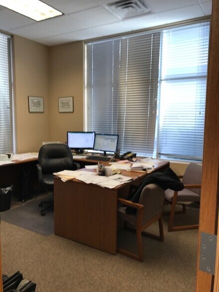More Photos Of 3135 Superior Dr NW, Rochester Office For Lease