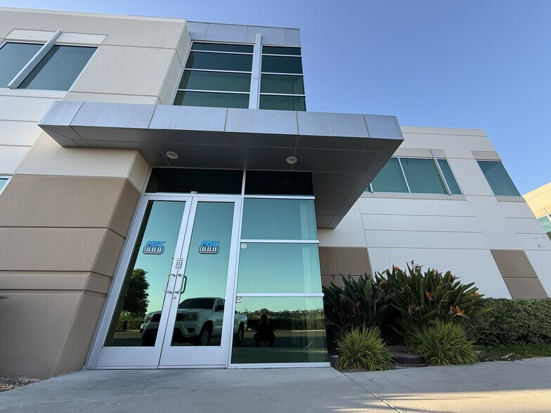 More Photos Of 3532 Seagate Way, Oceanside Warehouse For Sale