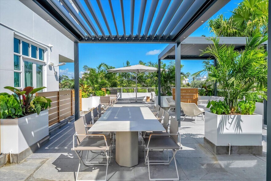 More Photos Of 119 Washington Ave, Miami Beach Office For Lease