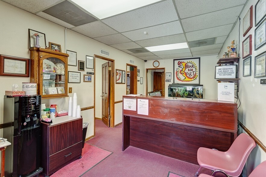 More Photos Of 8512 Whitworth Dr, Los Angeles Loft Creative Space For Lease