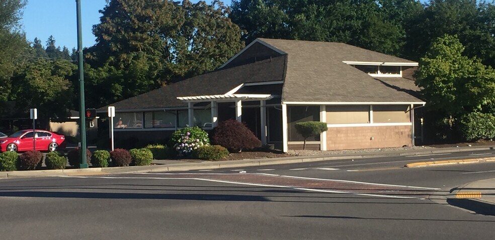 More Photos Of 1006 Fryar Ave, Sumner Office For Lease