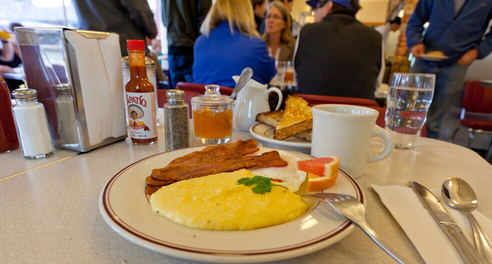 More Photos Of 5038 Hwy 140, Mariposa Restaurant For Sale