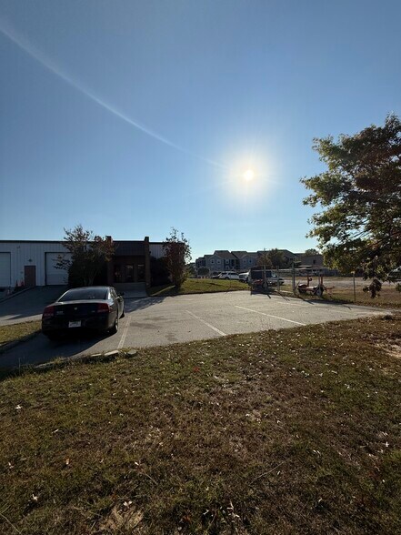 More Photos Of 1340 Old Dairy Dr, Columbia Warehouse For Lease