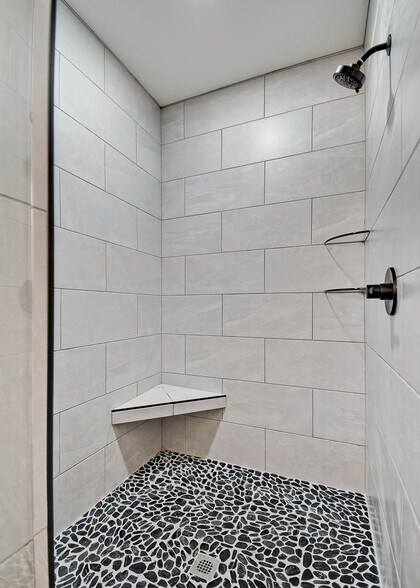 More Photos Of 502-510 W Persimmon St, Rogers Apartments For Sale