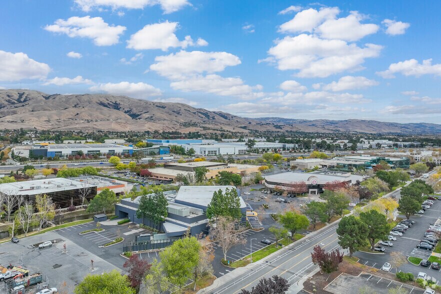 More Photos Of 47200 Bayside Pky, Fremont Flex For Sale