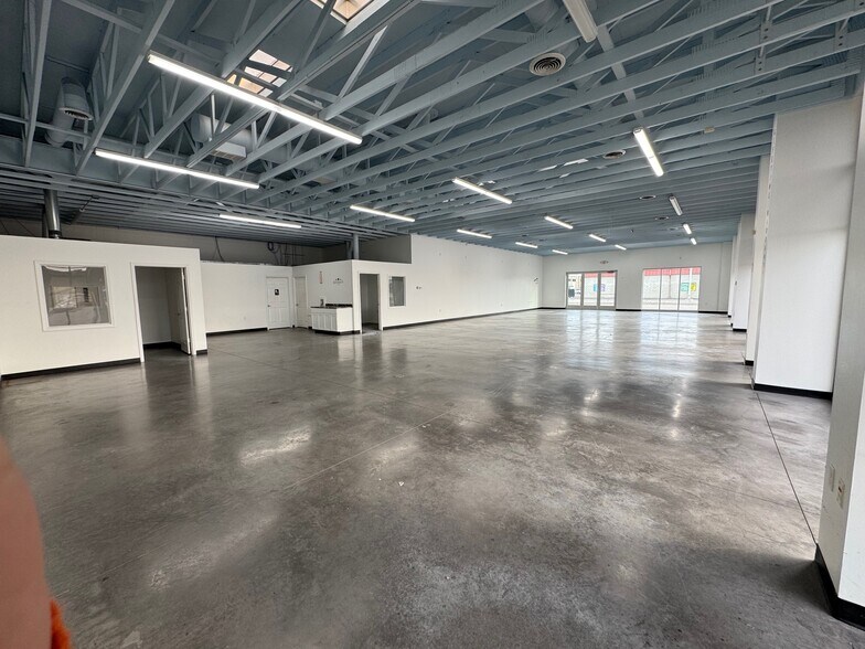 More Photos Of 125 Division St, Waite Park Auto Dealership For Sale