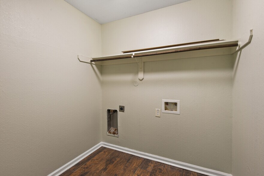 More Photos Of 117 Craig St, Baytown Apartments For Sale