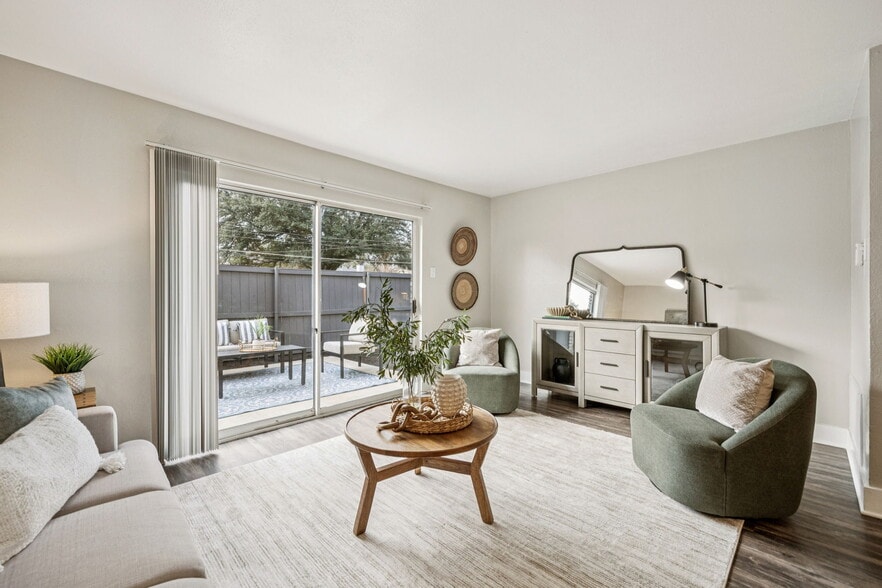 More Photos Of 15545 El Estado Dr, Dallas Multifamily For Sale