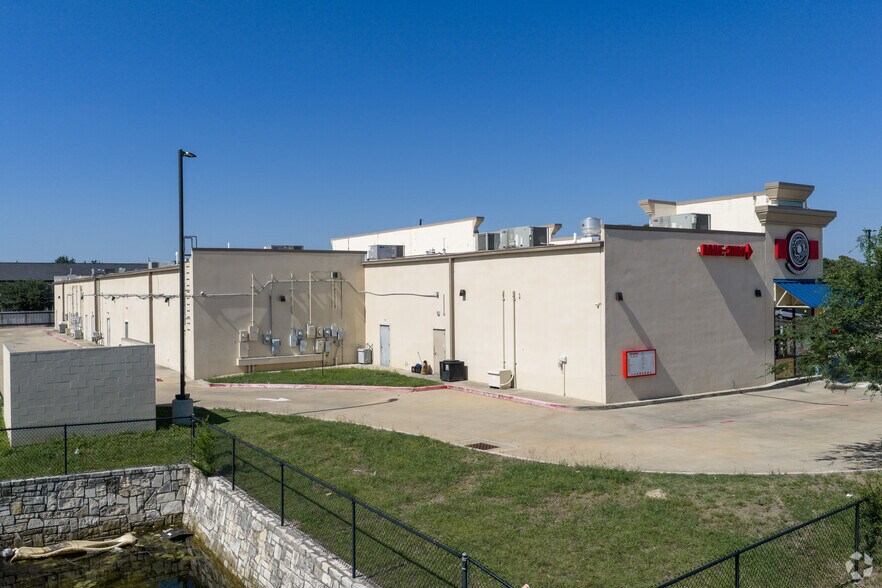 More Photos Of 10807 Huffmeister Rd, Houston Storefront Retail Office For Lease