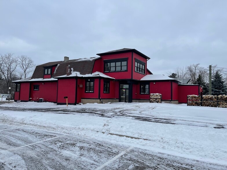 Primary Photo Of 150 S Washington St, Oxford Freestanding For Sale