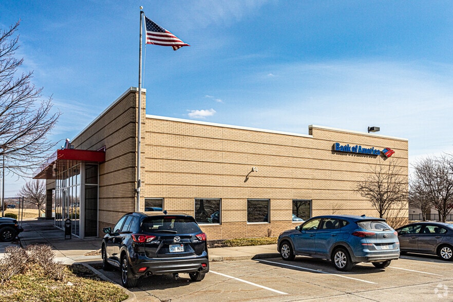 More Photos Of 901-1201 W 136th St, Kansas City Unknown For Lease