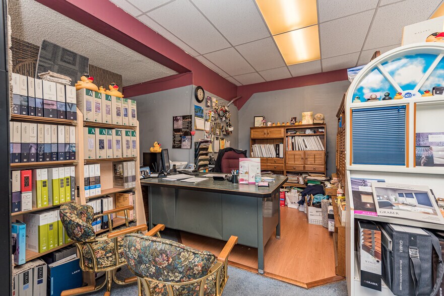 More Photos Of 213 E Washington St, Sequim Storefront Retail Office For Sale