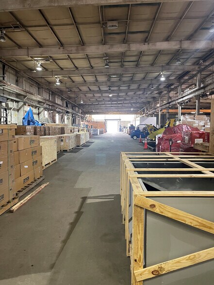 More Photos Of 6601 Ammendale Rd, Beltsville Warehouse For Lease