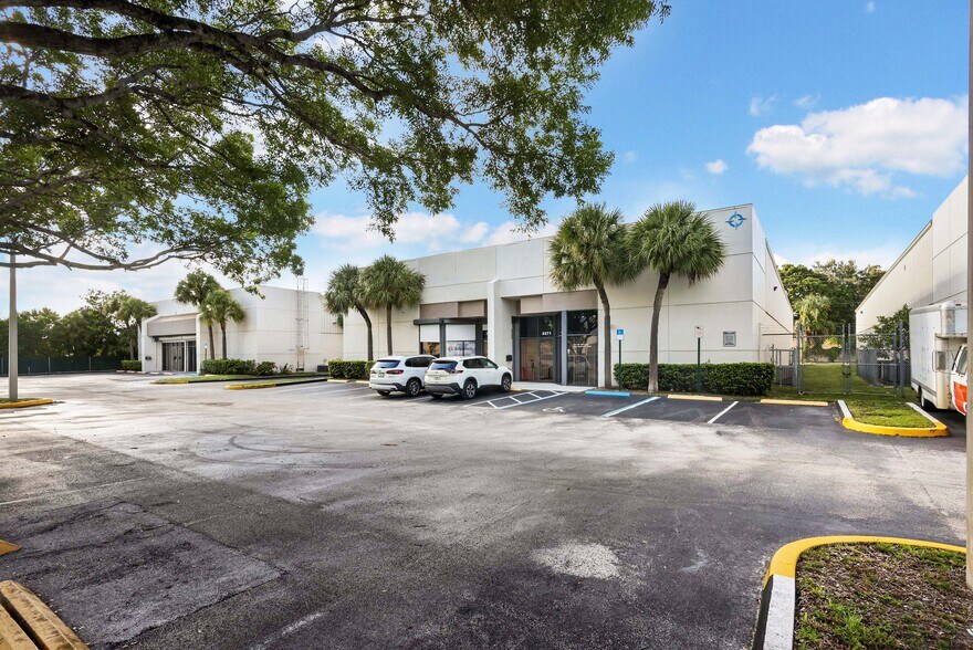 Primary Photo Of 3371-3373 NW 168th St, Miami Gardens Warehouse For Lease