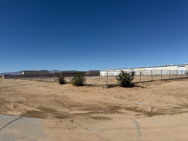 More Photos Of 19331-19441 Neuralia Rd, California City Warehouse For Sale