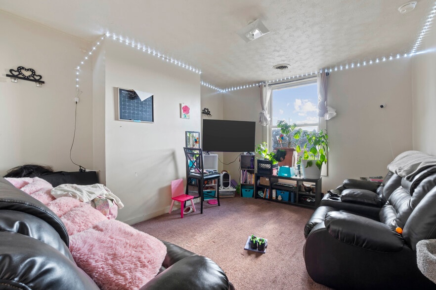 More Photos Of 705 E Warrington Ave, Pittsburgh Office Residential For Sale