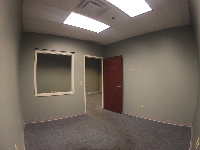 More Photos Of 20991 Arsenal Street Rd, Watertown Freestanding For Lease