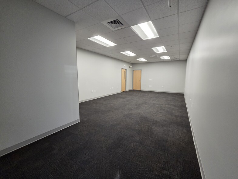 More Photos Of 2019-2025 Vista Ave SE, Salem Warehouse For Lease