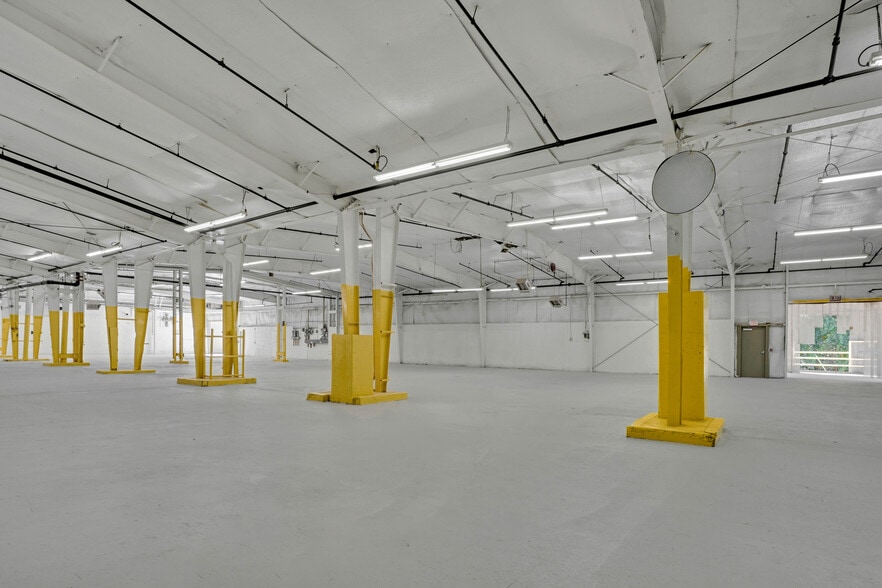 More Photos Of 1379 McDow Dr, Rock Hill Warehouse For Lease