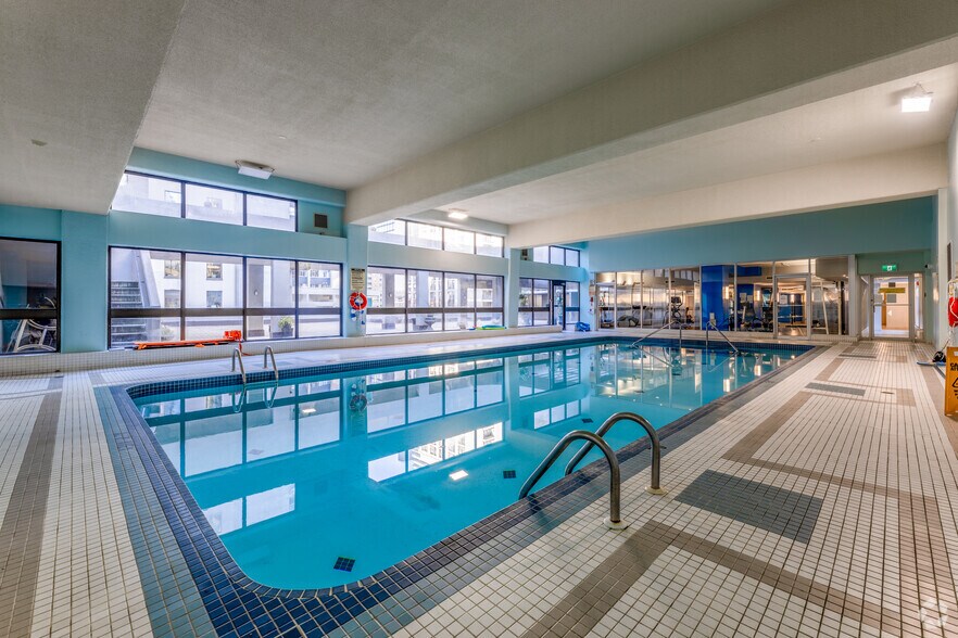 More Photos Of 20 Carlton Street, 25 Wood St, Toronto Apartments For Lease